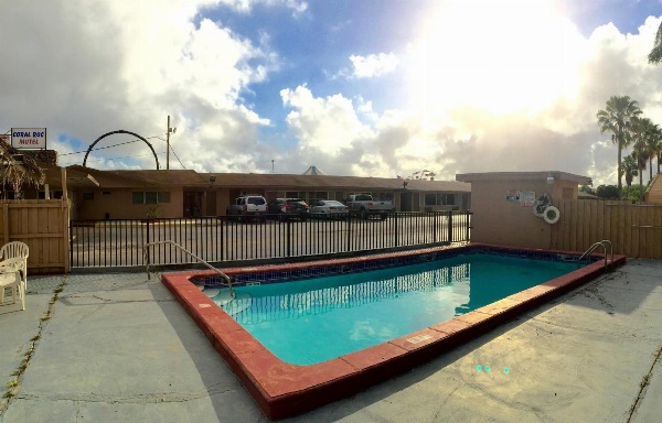 Coral Roc Motel image 1